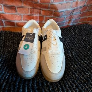 Universal Thread Cream and Black Women's Sneakers